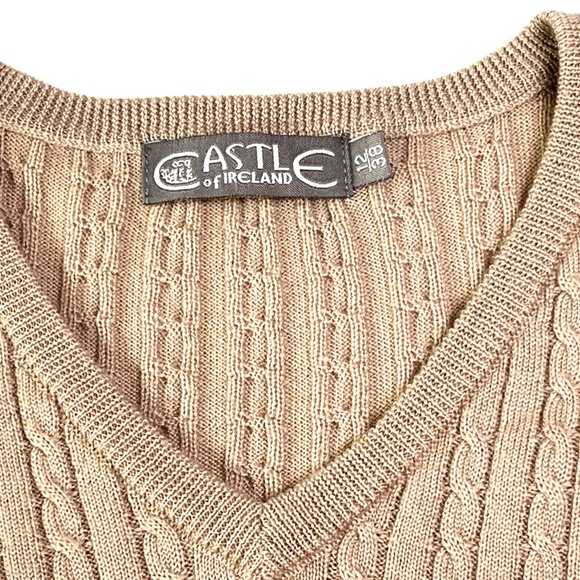 Castle of Ireland Irish Merino Wool Cable Knit V Neck Sweater M Tan Quiet Luxury - Picture 5 of 11